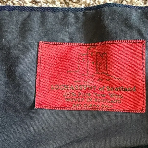 Black Watch Plaid Pleated Men’s Kilt by Locha Ssynt of Scotland - Picture 4 of 9